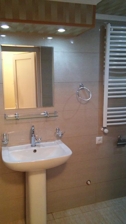 Tskaltubo Guest House On Mirian Mepe Dış mekan fotoğraf